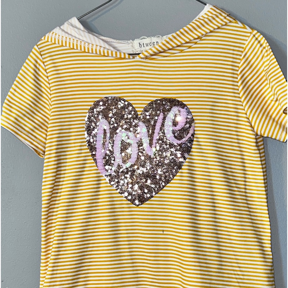 Yellow striped glitter love heart shirt size 8